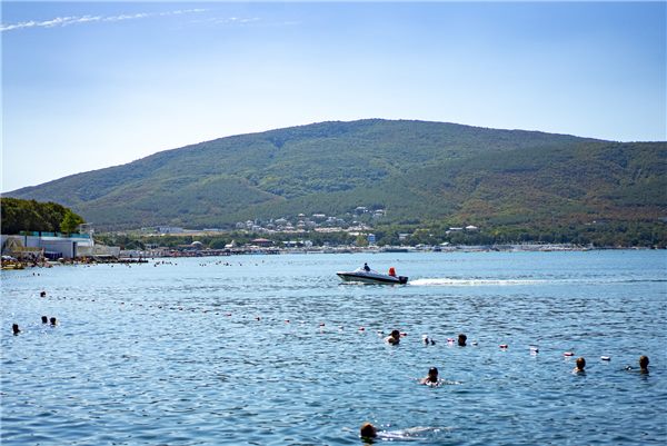 Чёрное море у здравницы «Кабардинка», Геленджикская бухта — фото 6